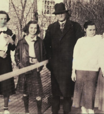 At left, Do Cogswell and Ruth Blanchard. Do Cogswell Deland went on to win two national championships with Hall of Fame inductee Susan Beck Wasch (1962 & 1966). At right, Alice Elazat and Estelle Suarez, New York City play-ground paddle tennis champions. Center, Frank Beal.