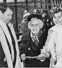 APTA President Richard Hornigold presenting silver trays to Mary Blanchard and Do Cogswell Deland at the Golden Anniversary Nationals in 1978.