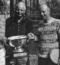 Jerry Manhold (left) and the Manhold Cup Trophy. Howard Sipe (center) and Chet Kermode
